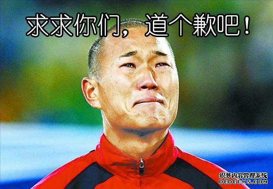 人在江湖漂，哪能不挨“扔”。布拉特被扔錢還算幸運，比他慘的大有人在。不少政要名人都遇到一件令人尷尬的事情：被扔?xùn)|西。