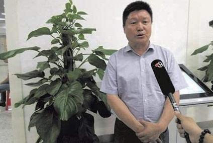 點擊圖片翻到下一頁>> 副縣長辭官下海做到億萬身家 資金來路遭質疑(圖)