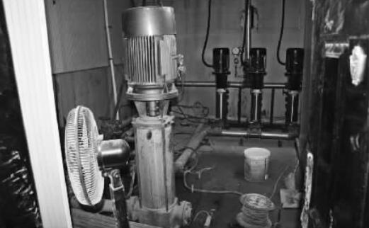 位于恒通新城小區(qū)5號樓負一層的抽水池