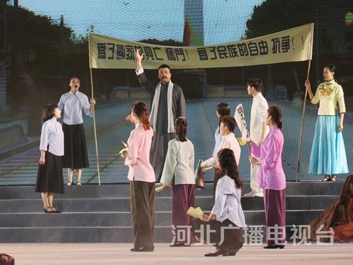 《高筑神州風(fēng)雨樓》之《傳播》。一盞馬燈，一條長桌，一群有著濟(jì)世救國理想的先驅(qū)者們，如饑似渴地傳閱著馬恩著作。