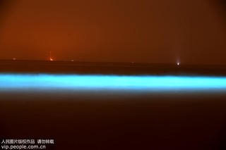 2017年9月17日凌晨，在河北省秦皇島市金夢海灣浴場拍攝的“熒光?！?。