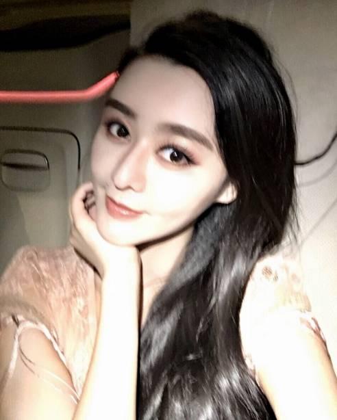 但這妹紙沒碰上一個“李晨”，卻遇到了一個更渣的，前段時間哭訴老公不僅出軌了，還出柜了......驚呆了無數(shù)人的下巴。