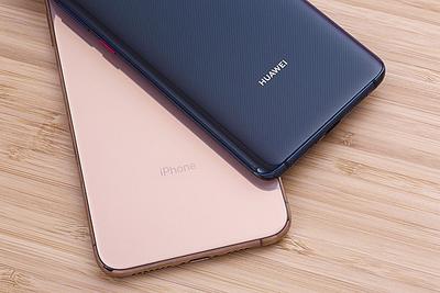 ▲心生歹念后，楊某開始購買iPhoneXS、華為mate20等高檔手機(jī)